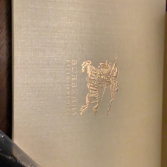 Burberry check scarf 100% Cashmere super soft. BNIB - Picture 7 of 8